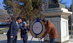 Doktorlardan Ata’ya  Tıp Bayramı çelengi