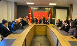 CHP’liler, baba ocağında bayramlaştı: “SEÇİM SANDIĞINI DERHAL GETİRİN”