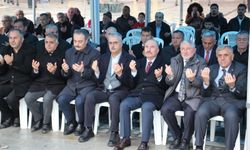 Çorum esnafı ve protokol  savaşsız dünya için dua etti