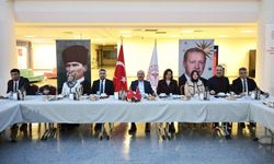 Protokol ile sağlıkçılar  Tıp Bayramı iftarında