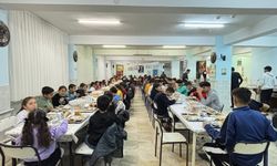 Köy okulu öğrencileri  iftarda buluştu