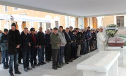 Nihal Çağlar’ın cenazesi  Ulumezar’a defnedildi