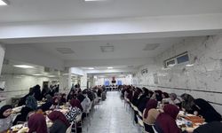 Hayırseverler ile hafızlık öğrencileri iftarda buluştu