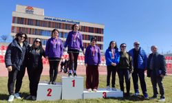 Özel atletler madalya için yarıştı