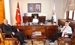 23 Nisan’da çocuklar makamda