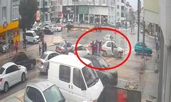 Trafikte tekme tokat kavga kamerada! Yumruklar havada uçuştu