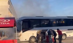 Öğrencileri taşıyan otobüste yangın paniği