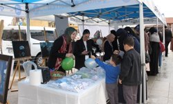Saat Kulesi’nde sergi  ve hayır çarşısı açıldı
