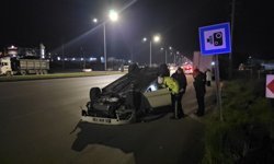 Çorum’da otomobil devrildi: 3 yaralı