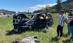 Otomobil devrildi,  2 kişi yaralandı