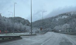 Hava buz kesti: Çorum'a kar yağdı