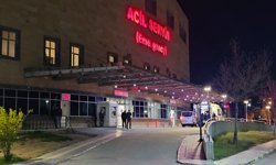 Konuşmaya gitti, bıçaklandı