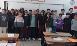 41 yıllık öğretmen şiirlerle veda etti