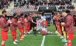 Şampiyona alkış!