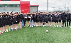 U17’lere moral ziyareti