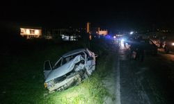Çorum'da iki otomobil çarpıştı: 6 yaralı