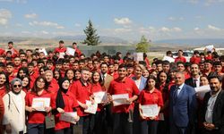 “Geleceğin Altın Gençleri” karne heyecanı yaşadı