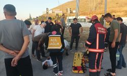 Otomobil ile motosiklet çarpıştı: Yaralılar var