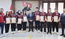 Şampiyon öğrencilerden Cemil Çağlar’a ziyaret
