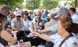 CHP'nin aşure etkinliğine yoğun ilgi