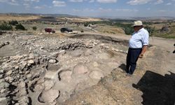 Asurlulardan kalma  16 küp bulundu