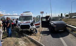 Çorum'da ambulans ile cip çarpıştı: 5 yaralı