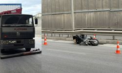 Yola düşen demir motosiklet sürücüsünü hastanelik etti