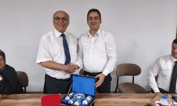 Emekliliğe ayrılan şube müdürüne veda
