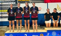 Badmintonda çifte  Türkiye ikinciliği!