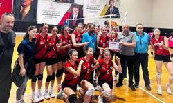 Yıldız sultanlar yarı finalde: 3-0