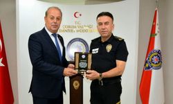 Uzunay'a emeklilik plaketi