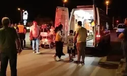 Otomobille elektrikli motosiklet çarpıştı: 2'si çocuk 3 yaralı