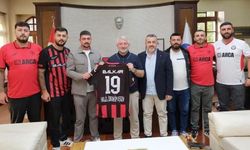Taraftarlardan Aşgın’a ziyaret