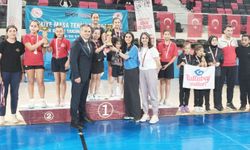 Arena’nın raketleri bölge şampiyonu