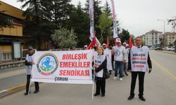 Emekliler Ankara’ya yürüyor