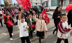 Cumhuriyet coşkusu sokaklara taşındı