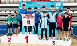 Çorumlu yıldız raketler  Sivas’ta şampiyon oldu