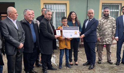 Umre ödüllü Kur'an-ı Kerim'i  güzel okuma yarışması