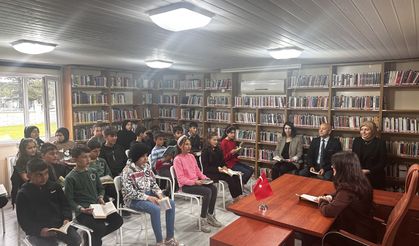 Laçin Kaymakamı Şimşek,  öğrencilerle kitap okudu