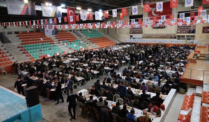 Çorum Belediyesi’nin iftar  sofrasında ilk oruç açıldı