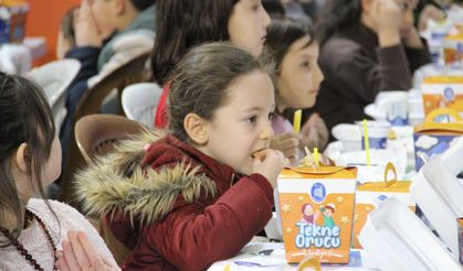 Çorum’da yüzlerce çocuk  aynı anda orucunu açtı