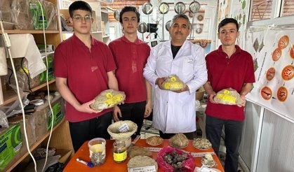 Öğrenciler meyvelerin  uzun süre taze kalması  için doğal kap tasarladı