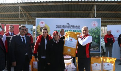2.140 üreticiye tohum ve  ayçiçeği tohumu dağıtıldı