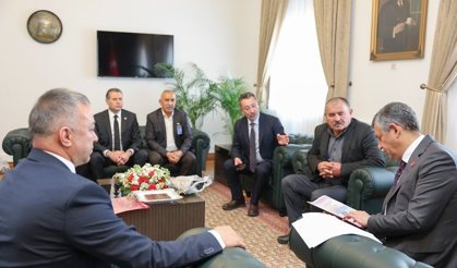 Çorum heyetinden CHP Lideri  Özgür Özel’e kongre daveti