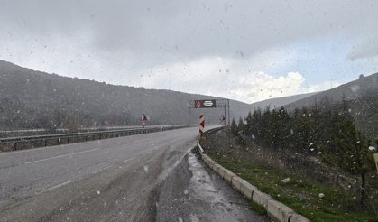 Çorum-Ankara yolunda  kar yağışı etkili oldu