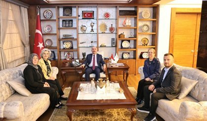 Kanserle mücadelede farkındalık vurgusu