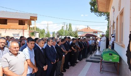 Mülkiye Müfettişi Görükmez’in  babası Laçin’de toprağa verildi