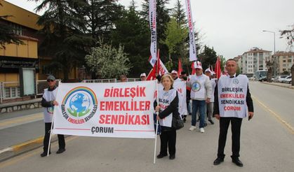 Emekliler Ankara’ya yürüyor