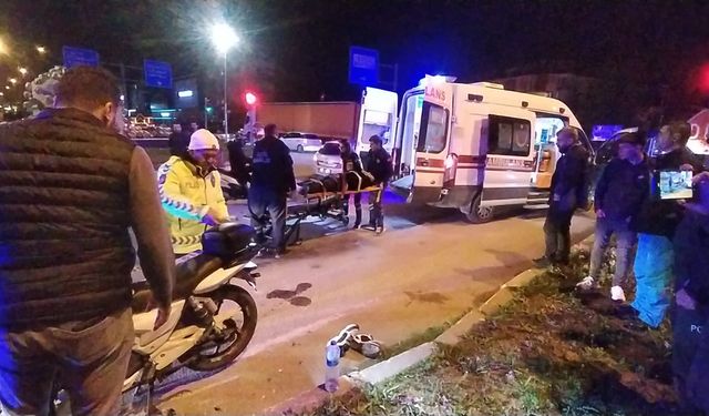 Polis aracı ile motosiklet çarpıştı