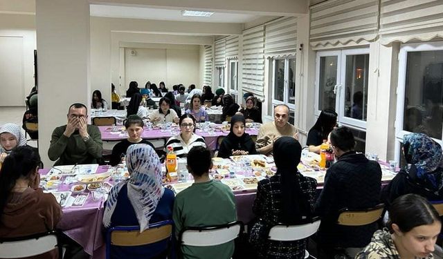 Kaymakam Söyler öğrencilerle iftar yaptı